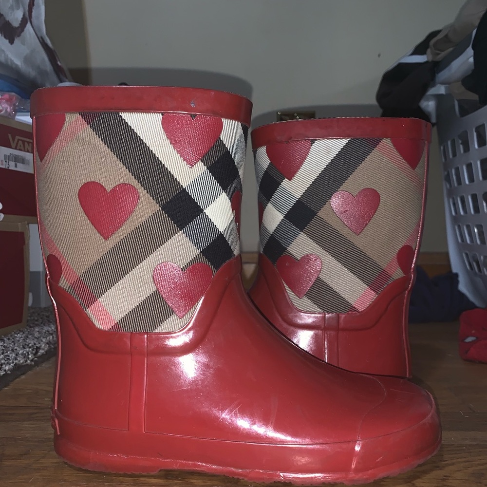 Little girls Burberry boots size 33Eu 2US